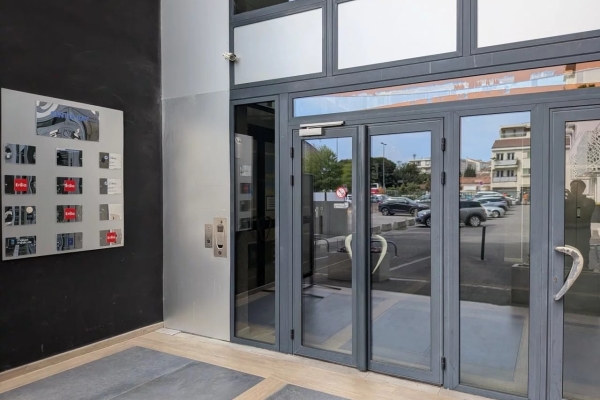 Luxury Apartment for sale in Cannes, 385 000 €, Photo 3