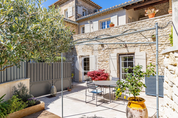Maison de luxe à vendre à Saint-Rémy-de-Provence, 600 000 €, Photo 1