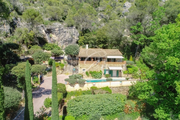 Luxury House for sale in Villecroze, 440 000 €, Photo 1