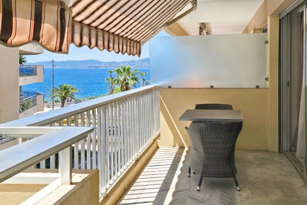 Luxury Apartment for sale in Saint-Raphaël, 495 000 €, Photo 1