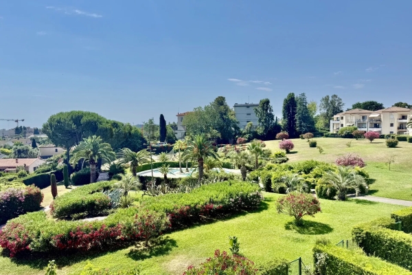 Luxury Apartment for rental in Cap d'Antibes, 1 800 €, Photo 2