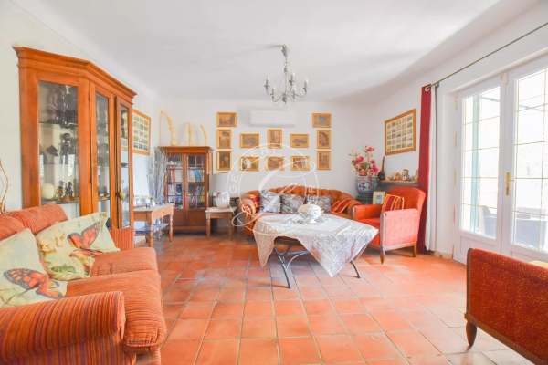 Luxury House for sale in Villecroze, 440 000 €, Photo 4