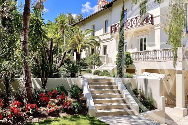 Maison de luxe à louer à Cannes, 22 500 €, Photo 1