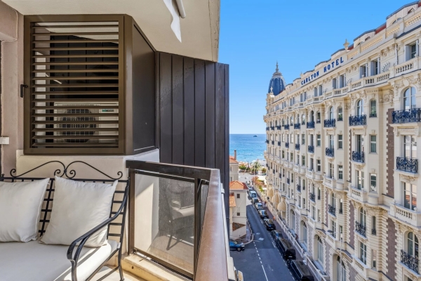 Luxury Apartment for sale in Cannes, 689 000 €, Photo 1