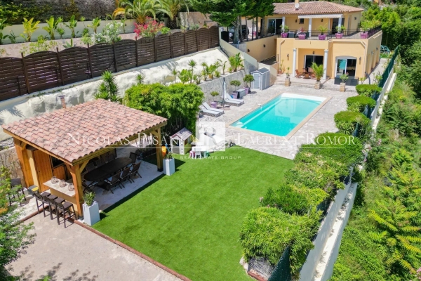 Luxury House for sale in Èze, 2 500 000 €, Photo 1