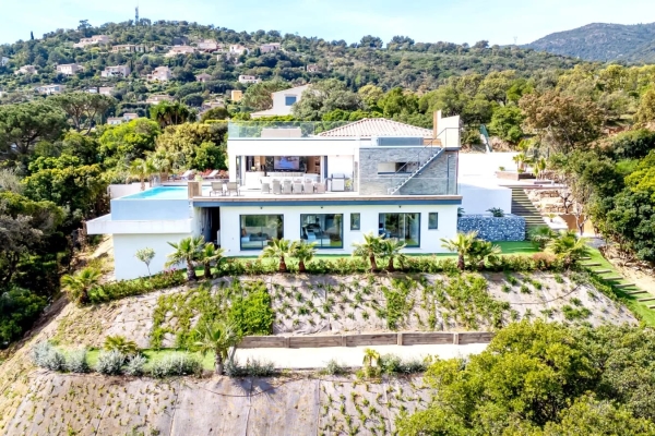 Maison de luxe à vendre à Cavalaire-sur-Mer, 3 255 000 €, Photo 1
