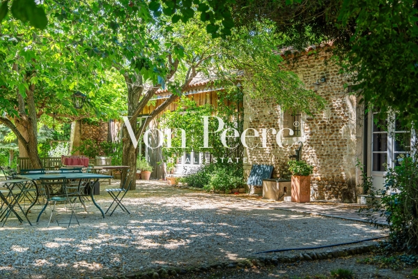 Maison de luxe à vendre à Saint-Martin-de-Crau, 2 350 000 €, Photo 1