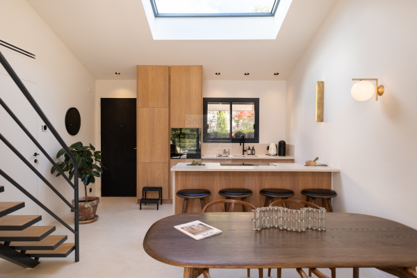 Maison de luxe à vendre à Saint-Paul-de-Vence, 748 000 €, Photo 1
