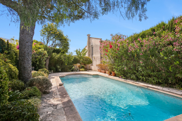 Maison de luxe à vendre à Saint-Jean-Cap-Ferrat, 2 495 000 €, Photo 1