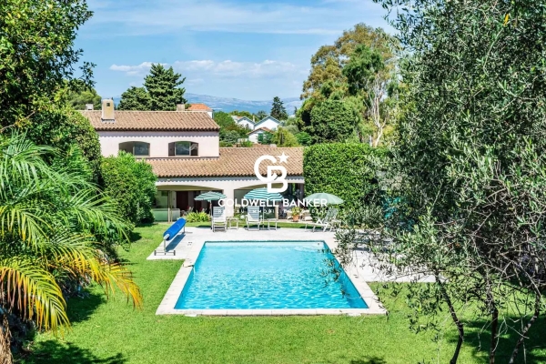 Maison de luxe à vendre à Cap d'Antibes, 3 050 000 €, Photo 1