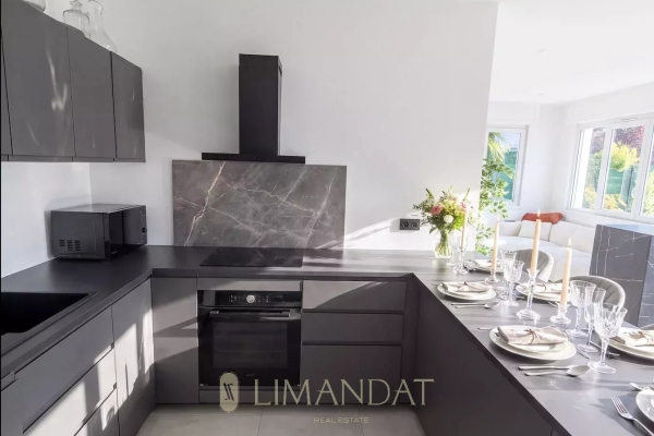 Maison de luxe à vendre à Antibes, 440 000 €, Photo 2