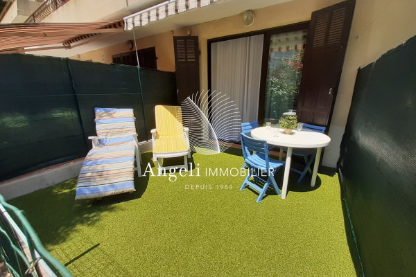 Appartement de luxe à vendre à Saint-Aygulf, 114 000 €, Photo 1