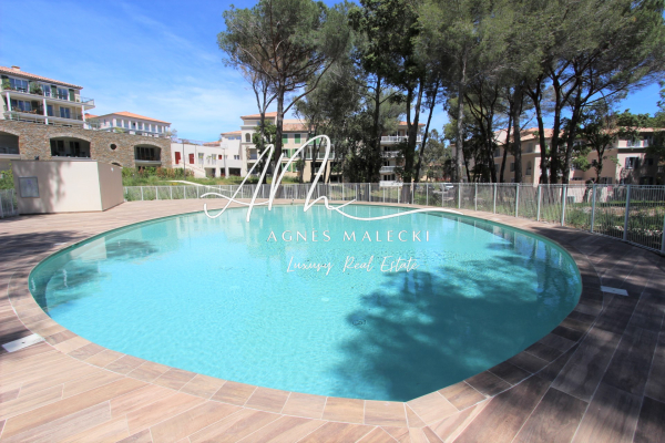 Appartement de luxe à vendre à Cavalaire-sur-Mer, 472 500 €, Photo 1