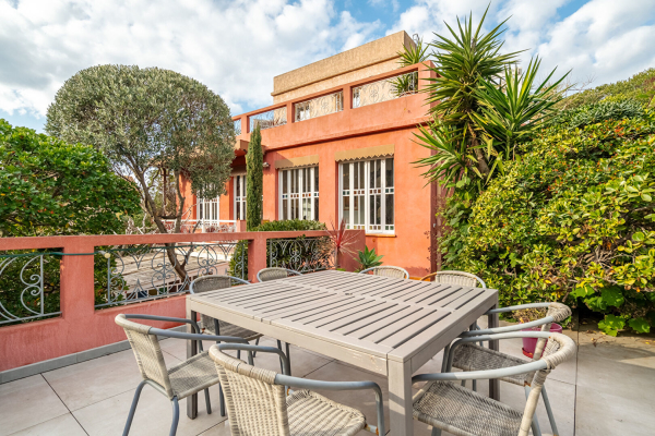 Maison de luxe à vendre à Marseille 8Ème, 1 590 000 €, Photo 1