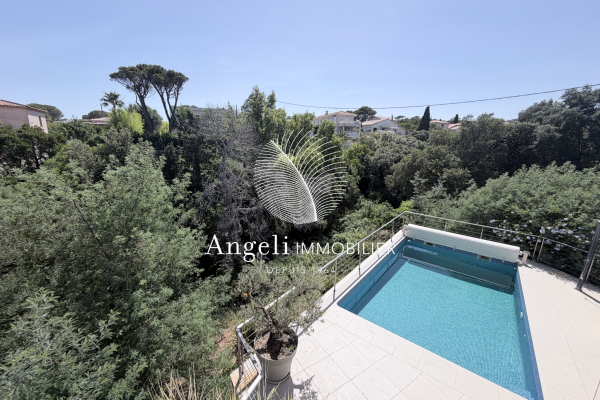 Maison de luxe à vendre à Saint-Aygulf, 1 090 000 €, Photo 2