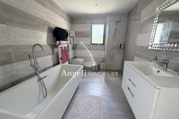 Maison de luxe à vendre à Saint-Aygulf, 1 090 000 €, Photo 7