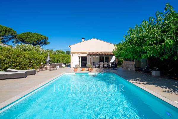 Maison de luxe à vendre à Saint-Tropez, 2 940 000 €, Photo 1