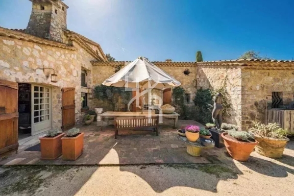 Luxury House for sale in Mougins, 2 450 000 €, Photo 2