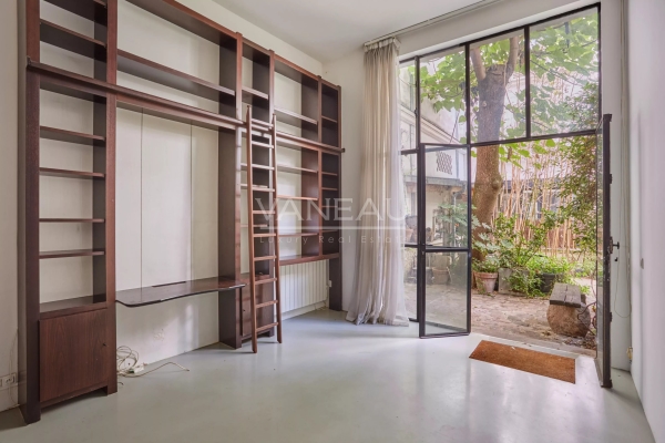 Luxury Apartment for sale in Paris 10Ème, 550 000 €, Photo 2