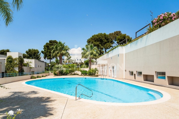 Appartement de luxe à vendre à Antibes, 595 000 €, Photo 1