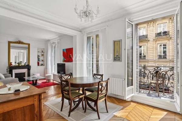 Luxury Apartment for sale in Paris 6ème, 1 070 000 €, Photo 1