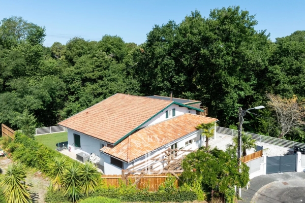 Luxury House for sale in Bayonne, 798 000 €, Photo 1
