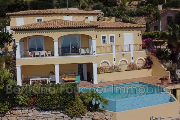 Maison de luxe à vendre à Cavalaire-sur-Mer, 1 995 000 €, Photo 1