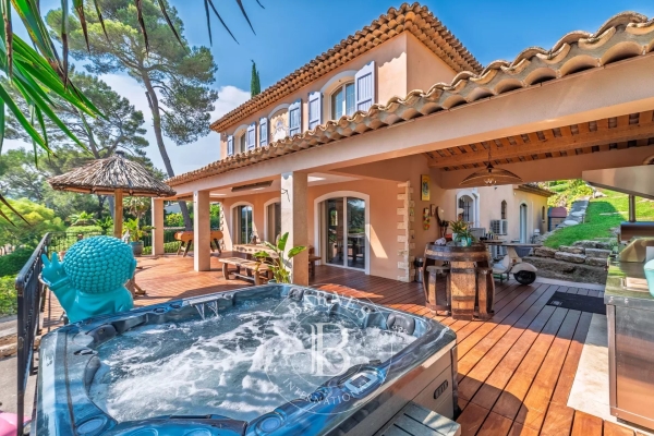 Maison de luxe à vendre à Valbonne, 2 400 000 €, Photo 1
