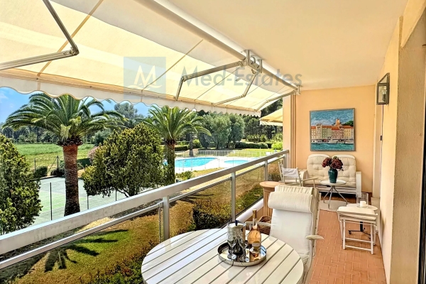 Luxury Apartment for sale in Cavalaire-sur-Mer, 389 000 €, Photo 2