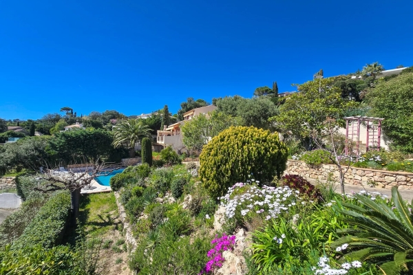 Maison de luxe à vendre à Les Issambres, 988 000 €, Photo 3