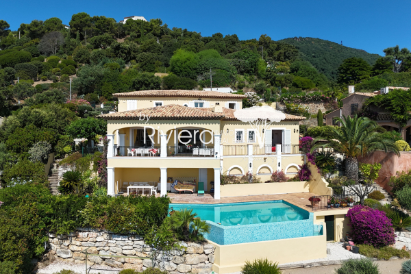 Maison de luxe à vendre à Cavalaire-sur-Mer, 1 890 000 €, Photo 1