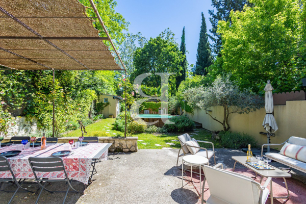 Maison de luxe à vendre à Saint-Rémy-de-Provence, 755 000 €, Photo 1