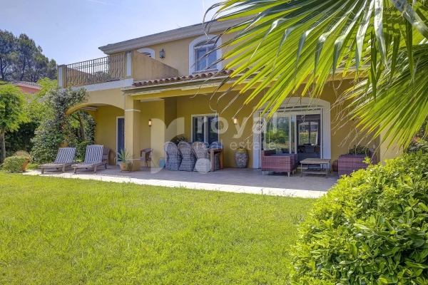 Maison de luxe à vendre à Mougins, 1 095 000 €, Photo 1