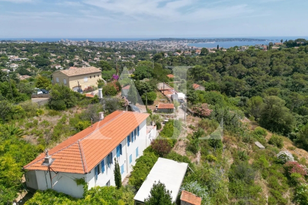 Maison de luxe à vendre à Vallauris, 659 000 €, Photo 1
