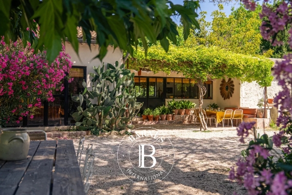 Maison de luxe à vendre à Eygalières, 1 315 000 €, Photo 1