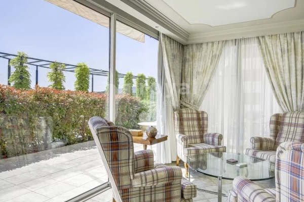 Appartement de luxe à vendre à Mougins, 780 000 €, Photo 2