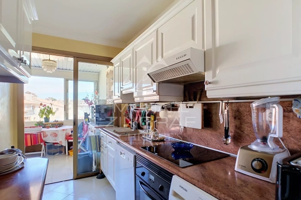Appartement de luxe à vendre à Antibes, 448 000 €, Photo 3