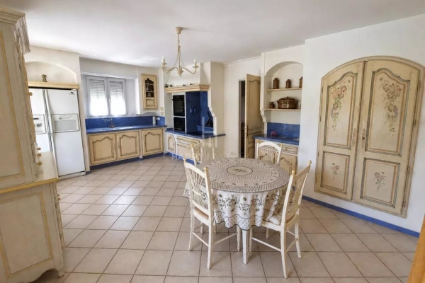 Luxury House for sale in Graveson, 560 000 €, Photo 5