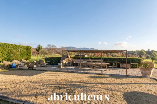 Maison de luxe à vendre à Puyvert, 825 000 €, Photo 1