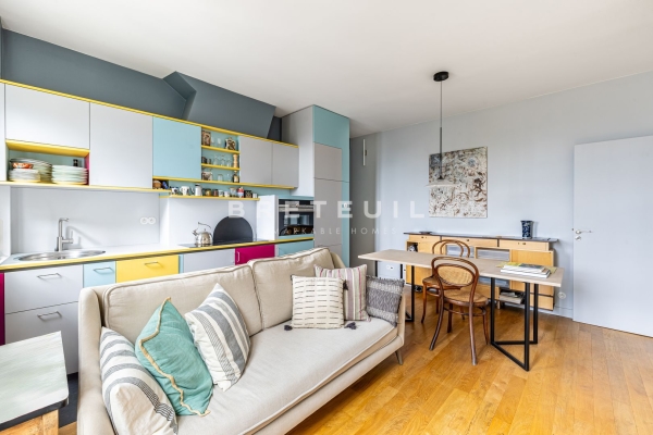 Luxury Apartment for sale in Paris 18ème, 560 000 €