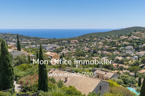 Maison de luxe à vendre à Cavalaire-sur-Mer, 1 050 000 €, Photo 1