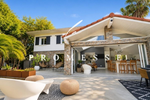 Maison de luxe à vendre à Biarritz, 1 850 000 €, Photo 1