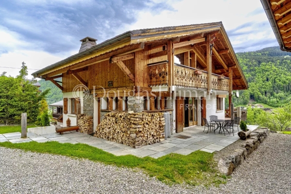 Maison de luxe à vendre à Morzine, 1 475 000 €, Photo 1