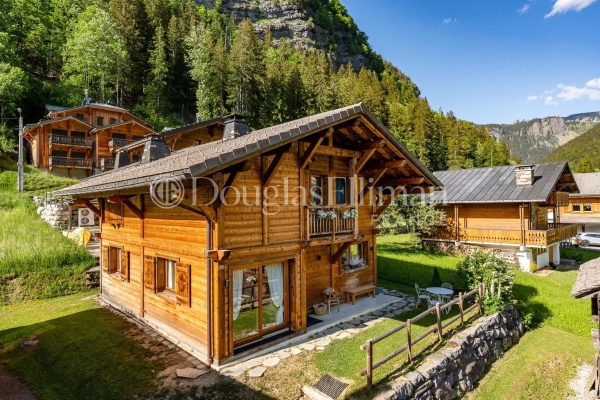 Maison de luxe à vendre à Morzine, 1 175 000 €, Photo 1