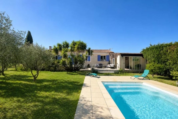 Maison de luxe à vendre à Arles, 525 000 €, Photo 1
