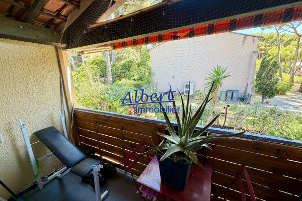 Appartement de luxe à vendre à Sanary-sur-Mer, 212 000 €, Photo 2