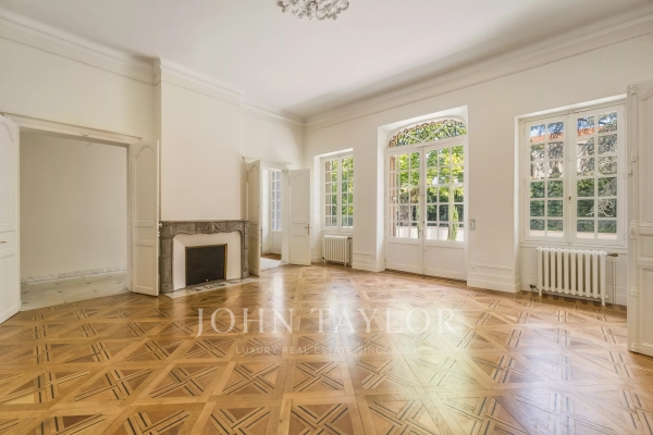 Maison de luxe à louer à Cenon, 4 950 €, Photo 2