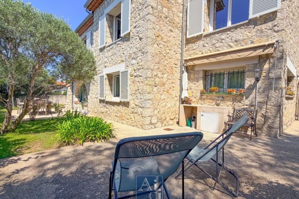 Maison de luxe à vendre à Antibes, 1 280 000 €, Photo 3