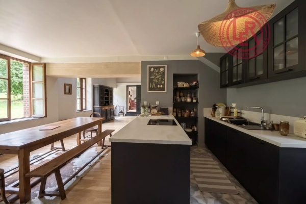 Maison de luxe à vendre à Saint-Aubin-de-Courteraie, 695 000 €, Photo 4