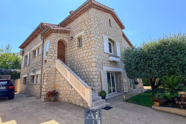 Maison de luxe à vendre à Antibes, 1 280 000 €, Photo 6